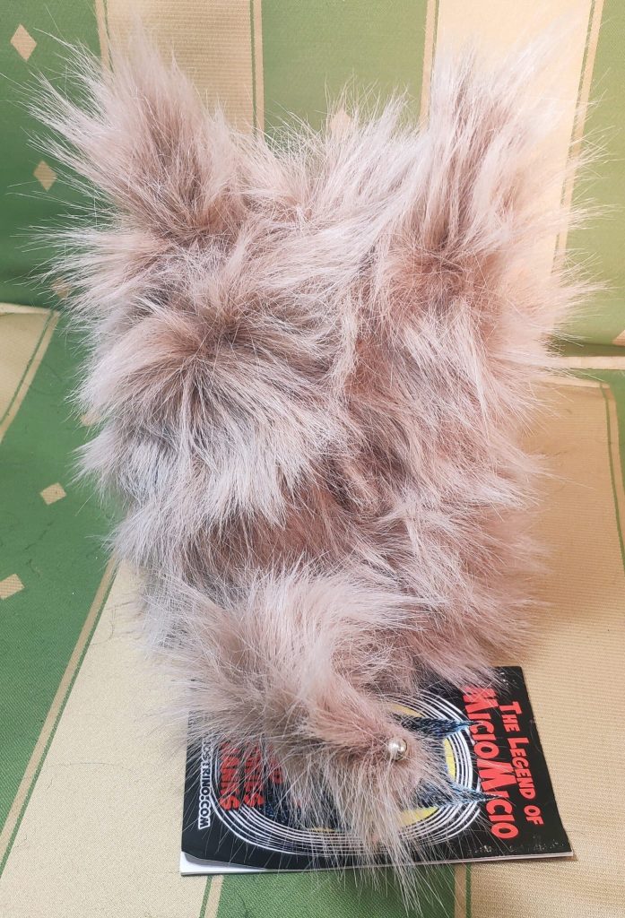 Miciomicio il folletto che di traveste da gatto, rosa cipria tortorina