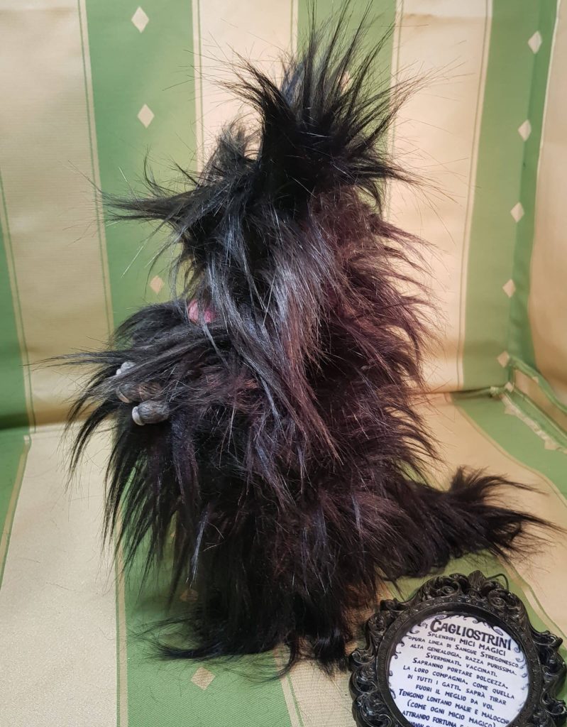 Pupazzo Gatto magico Cagliostrino. Pelo lungo nero
