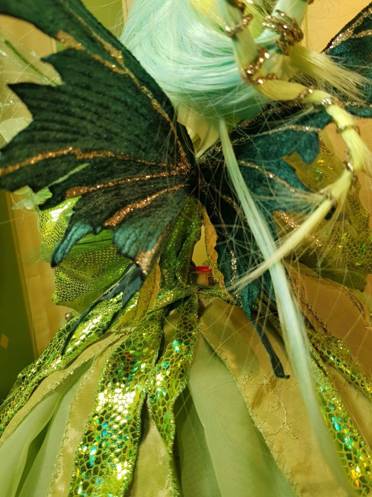 Bambola fata, lampada scenica: la Dama d'Assenzio