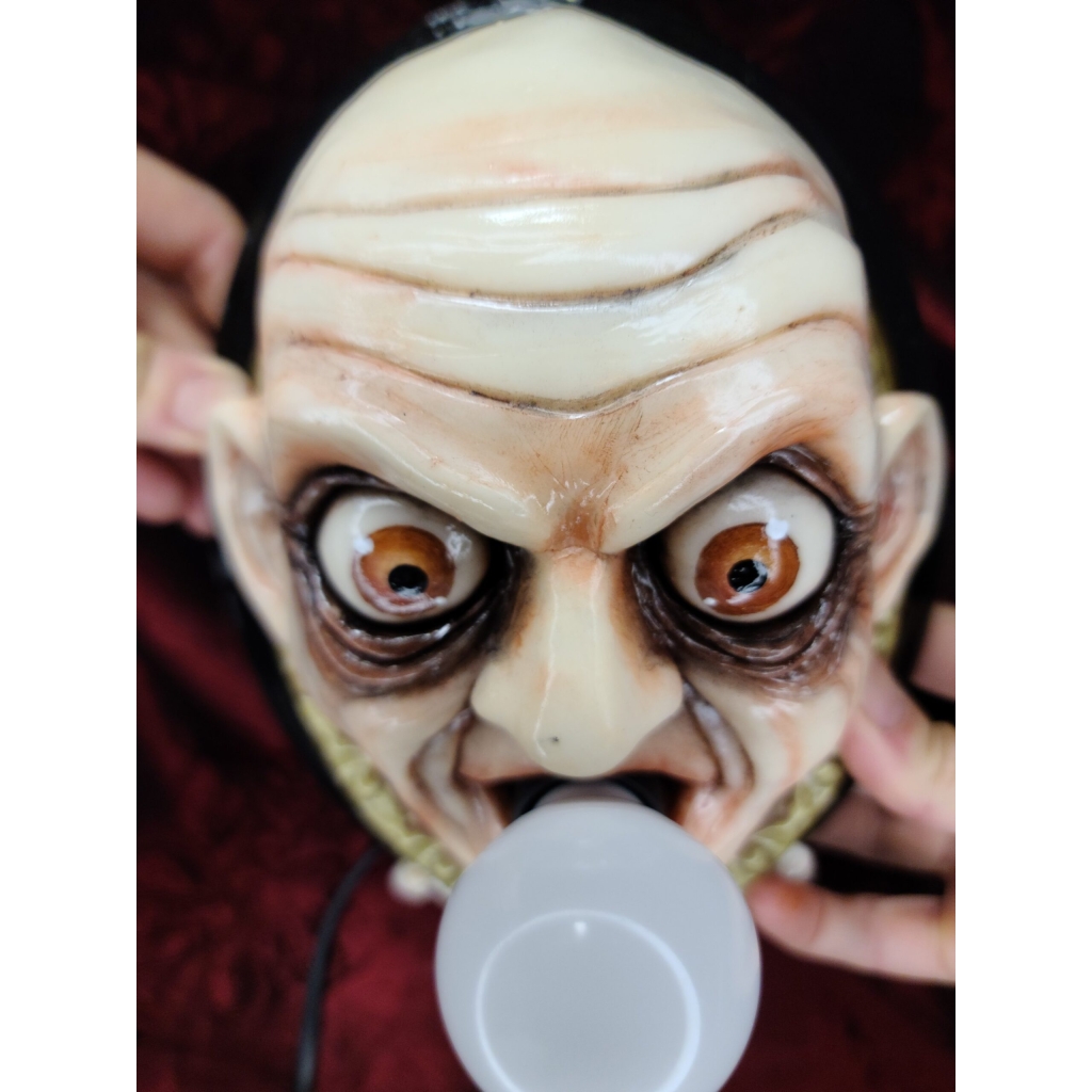 Zio Fester con lampadina Quadro tridimensionale