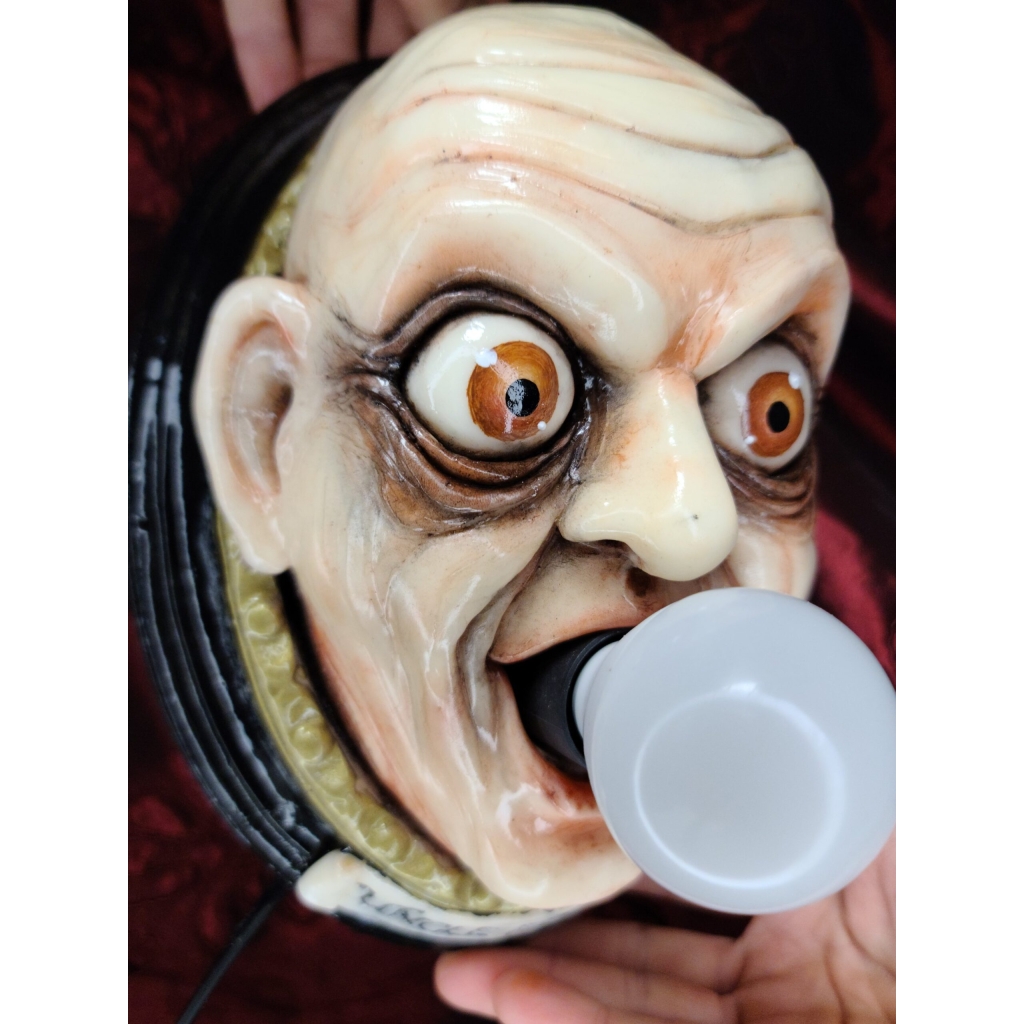 Zio Fester con lampadina Quadro tridimensionale